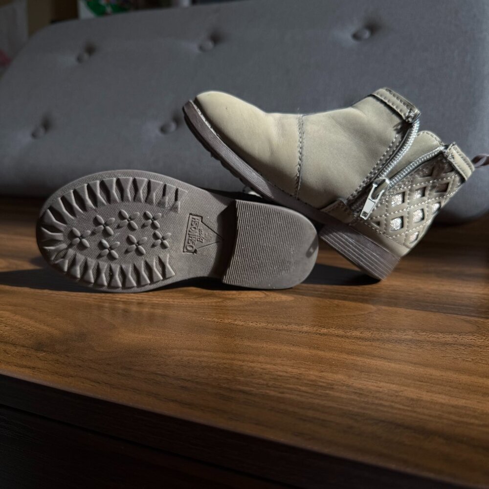 Gray Ankle Boots‎ Oshkosh Little Kid Size 9